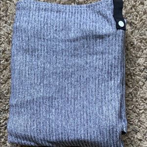 Lululemon snap infinity scarf
